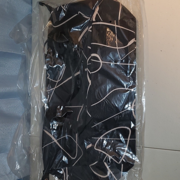 Mali & Lili Weekender Bag - Picture 8 of 9